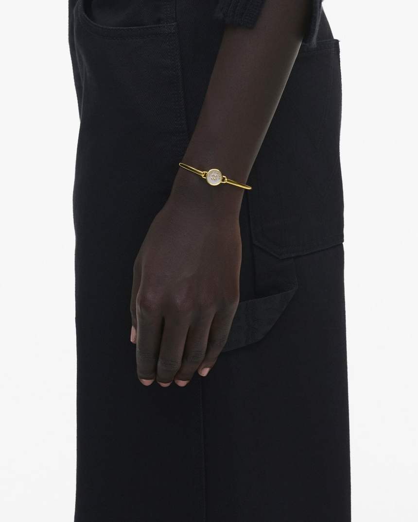 de armband met knoopscharnier